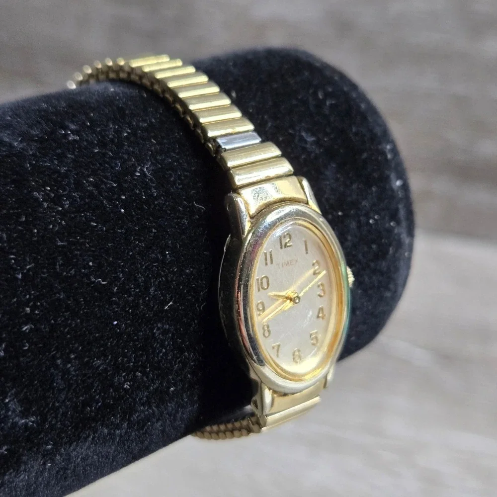 Timex Cavatina Women's Oval Watch Gold Tone Stretch Band Quartz Working 6